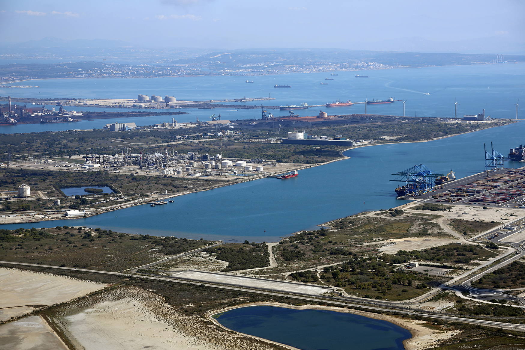 🏠 Création de site internet à Fos-sur-Mer - Agence locale PJM GROUP